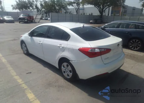 2015 Kia Forte Lx z USA, uszkodzony, nr VIN KNAFX4A63F5323080